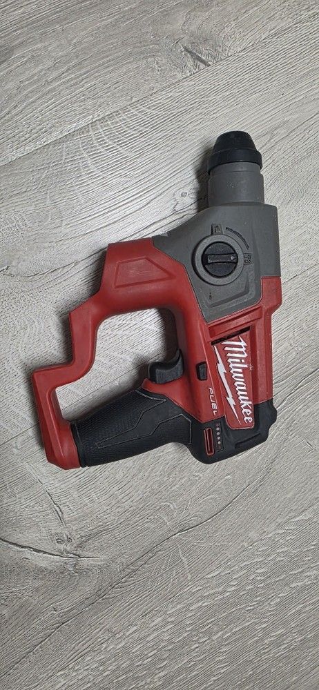 Milwaukee 5/8" M12 Fuel Sds Plus Rotary Hammer