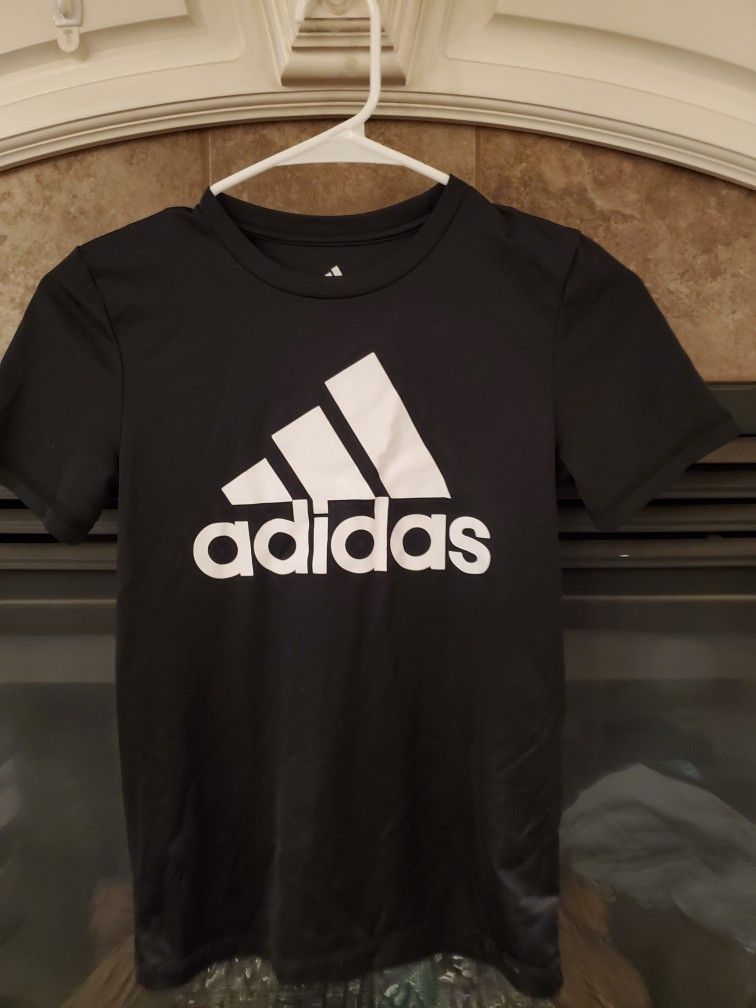 Adidas Boys Tee Size xs 7