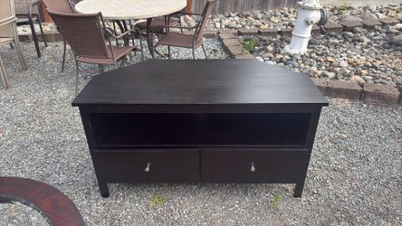 Entertainment stand
