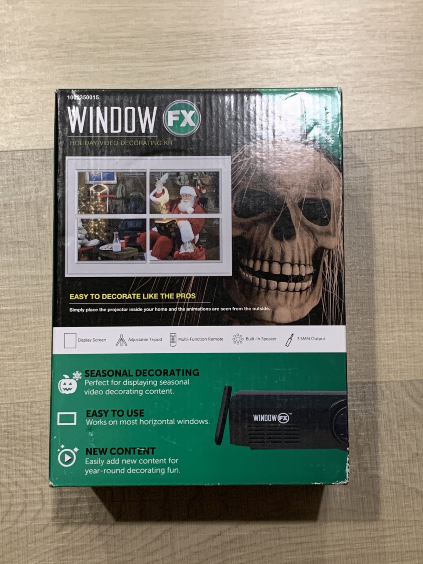 WindowFX Holiday Video Decorating Kit with Remote Control, 8 Videos & Projector