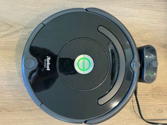 iRobot Roomba Robot Vacuum with Dock