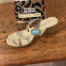 Sandals With Turquoise Design 