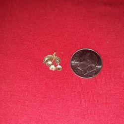14K Gold Cherry Cluster Pendant