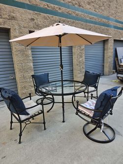 6 Piece Patio Set with Cusions