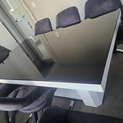 Expandable Dining Table – 62” to 165” with 4 Extensions!