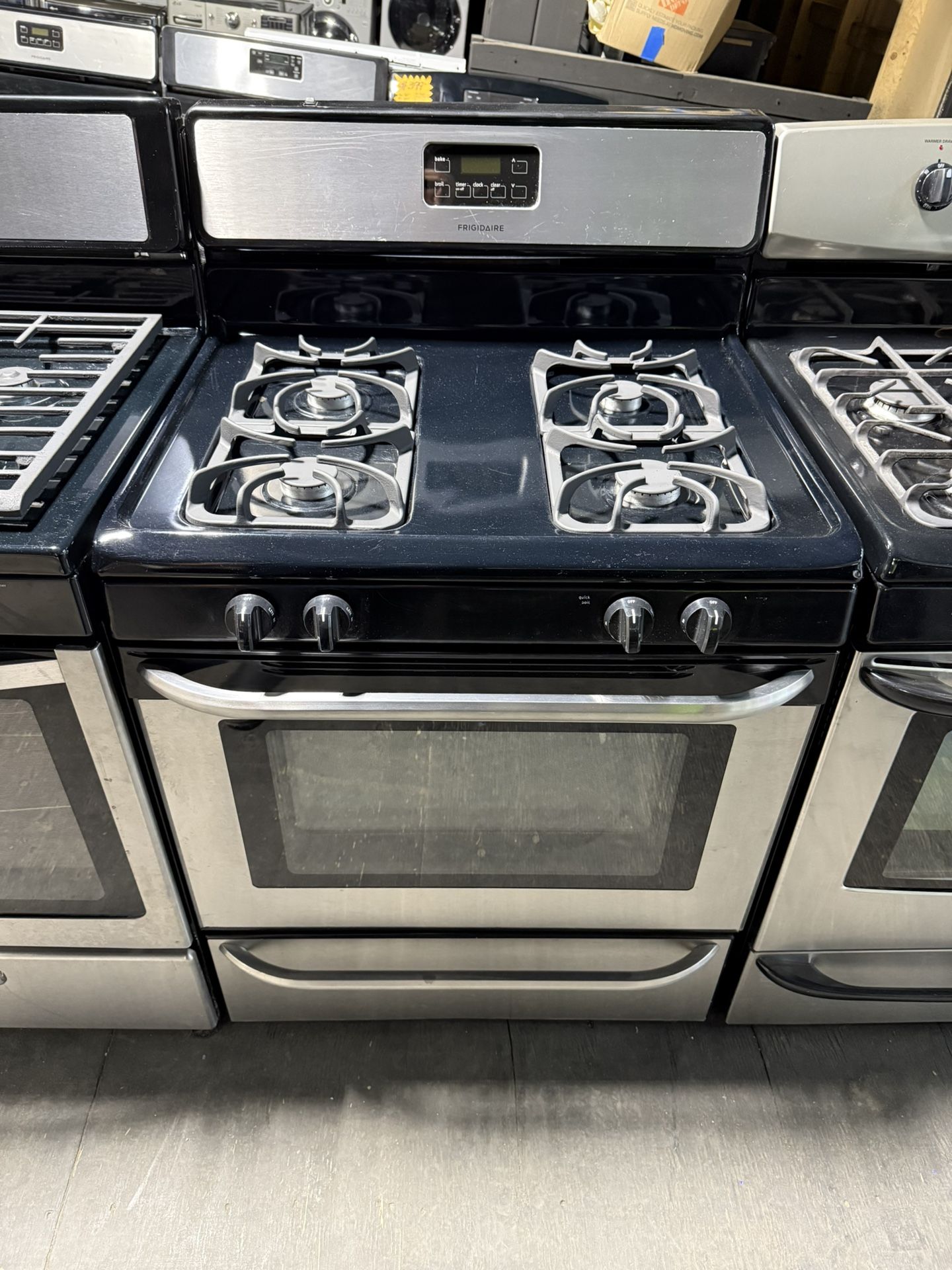 Frigidaire Stainless steel 4 burner range stove 