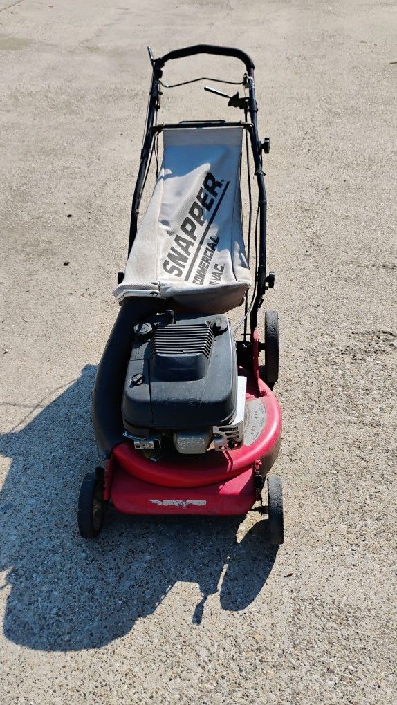 Lawnmower Self Propelled Snapper Commercial Grade