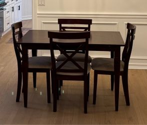 Dining room table and 4 chairs