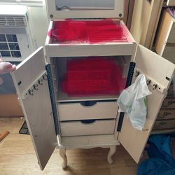 Large jewelry box