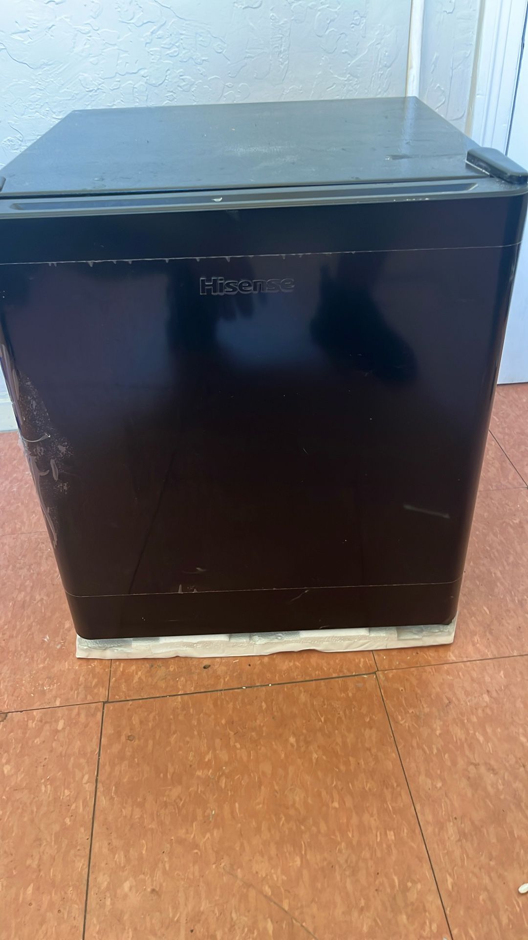 Hisense mini fridge