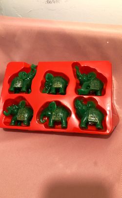 6 pieces green jade like happy elephants