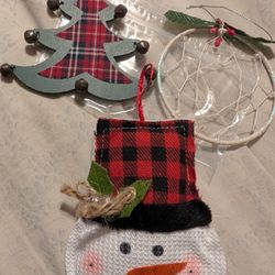 Set Of 3 Various Xmas Ornaments 