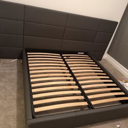 Modani King Bed , Mint Condition  