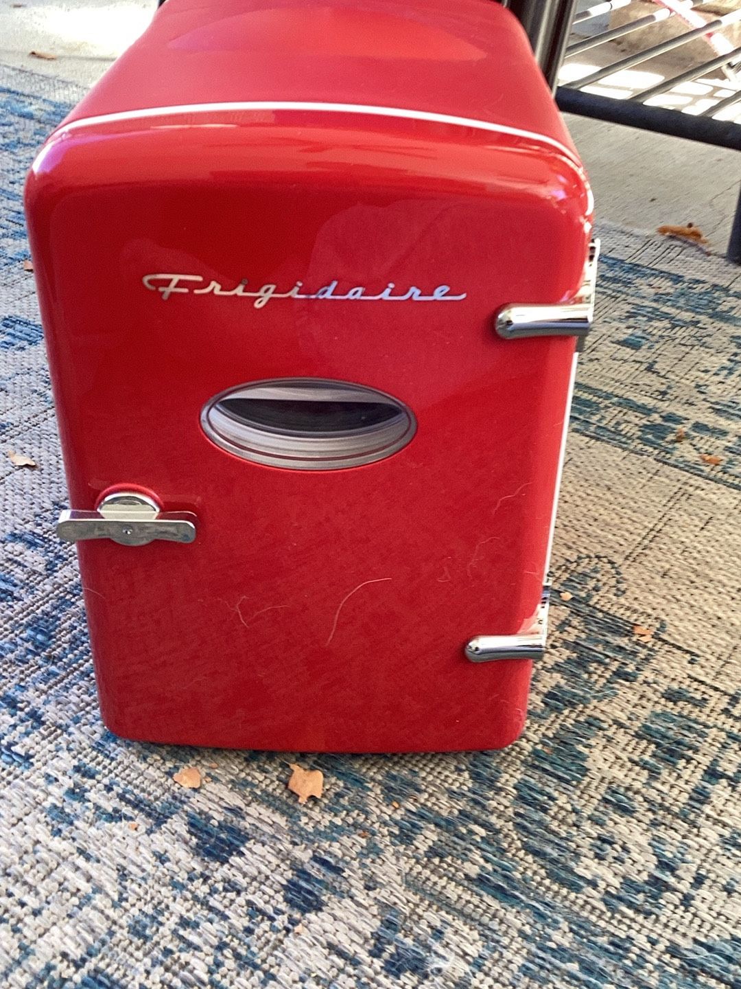 6 Pack Fridge