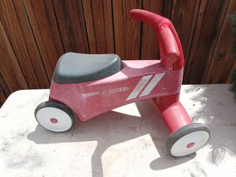 Radio Flyer Toddler Ride-On Scooter