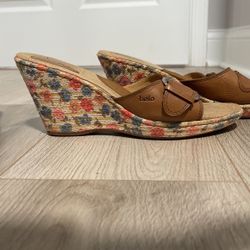 2 Women Shoe For $20 Size 9 