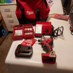 Milwaukee Impact Drill 18v 