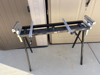 Portable miter saw stand