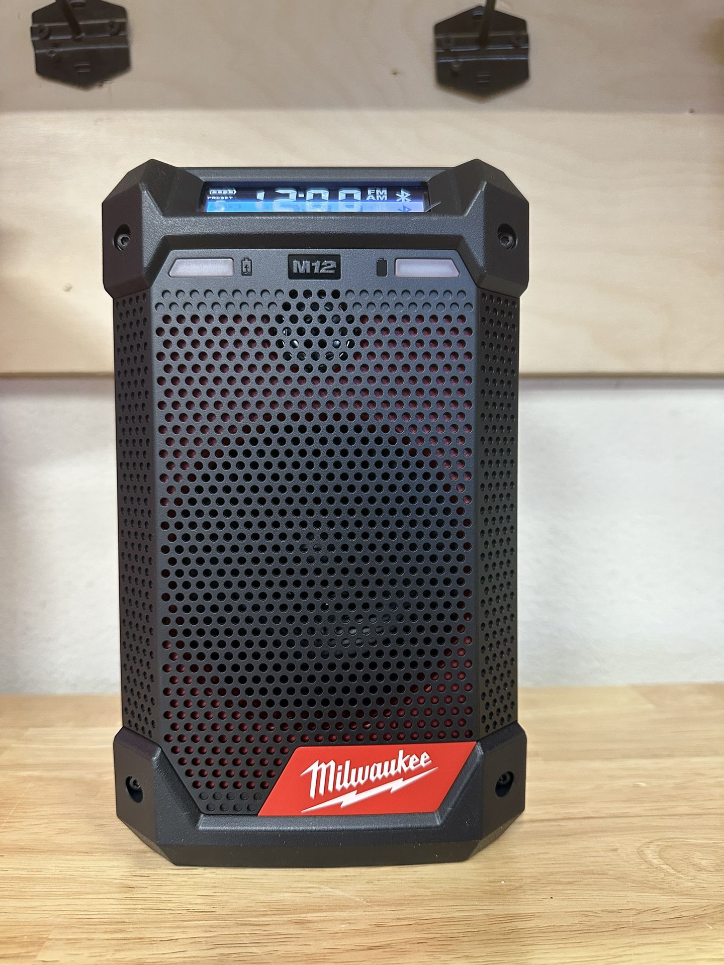 Milwaukee M12 Bluetooth Speaker / radio / charger 