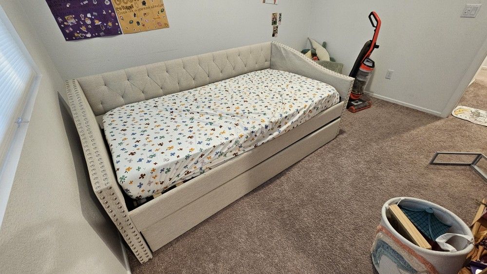 Twin Size Day Bed with Trundle. With 1 5inch Mattress Included