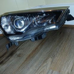 Toyota 4Runner Headlight