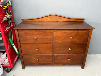 Dresser