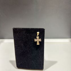 10K Diamond Religious Cross Pendant 