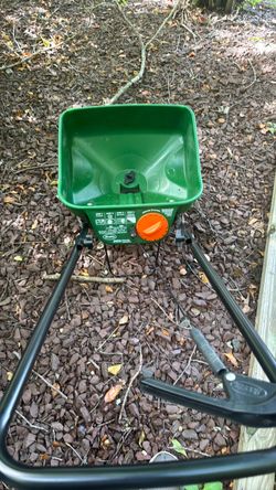 Scotts Broadcast Lawn Spreader