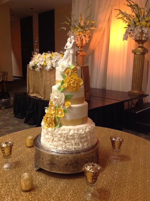 4 tier wedding cake