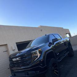 2022 GMC Sierra 1500 Crew Cab · Elevation Pickup 4D 6 1/2 ft