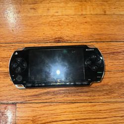 PSP 1000 No Battery, Charger included