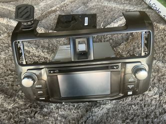 Toyota  radio with navigation out of a Toyota 4 runner