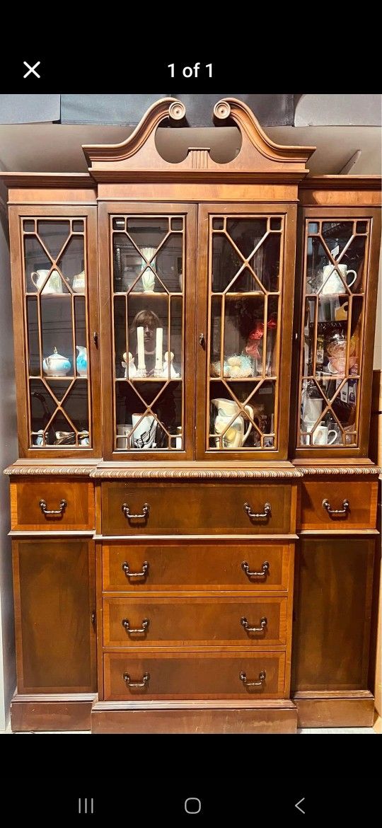 Antique China Hutch Mahagony In Mint Condition