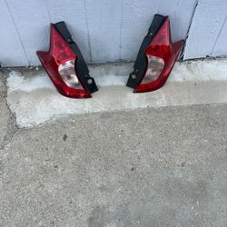 Nissan Versa Hatchback 2014-2019 Taillights