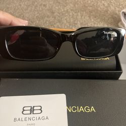 Woman’s Sunglasses