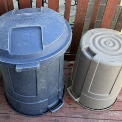 Rubbermaid Garbage Bins