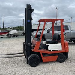    Toyota forklift 5,000 lbs 