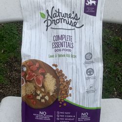 nature's promise complete essentials dog food lamb and brown rice recipe 5 lbs for all dogs