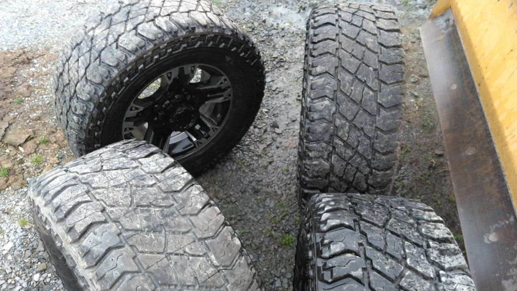 Tires and rims 305/75R17