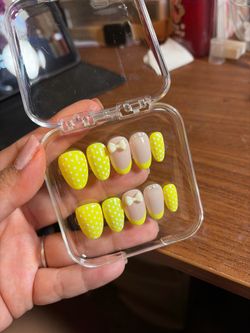 Press on nails with prep and glue