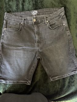 Men’s faded black jean short size 36 great condition slim fit