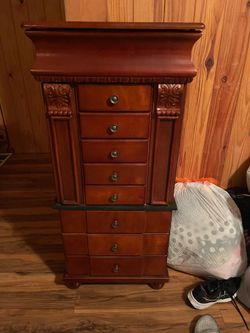 Tall jewelry box