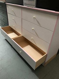 New 8 Drawers White W/Pink Lining