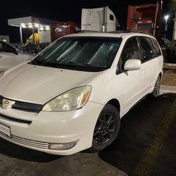 2004 Toyota Sienna