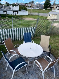 Outdoor Patio Table and 4 Chairs Set