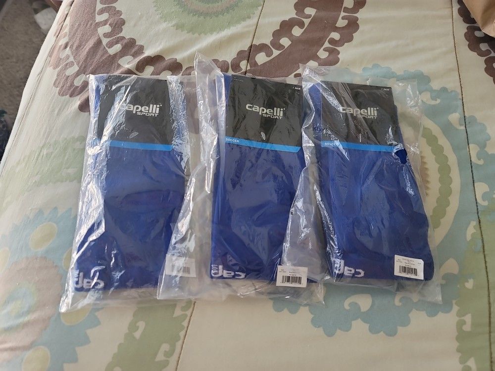 New In Pkg 3 PAirs Royal Blue Match Socks