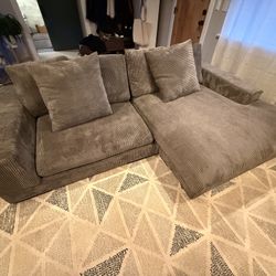 Plush Couch W/ Reversible Chaise