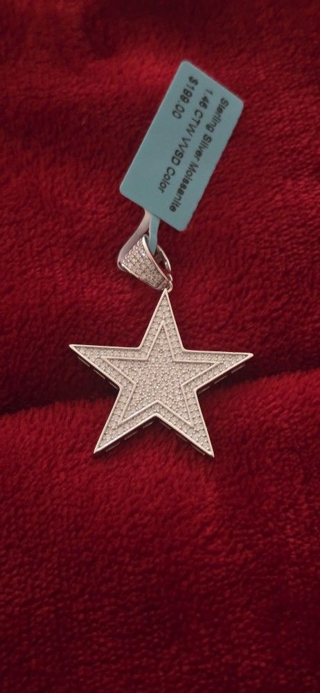Dallas Cowboys Pendant (Moissanite)