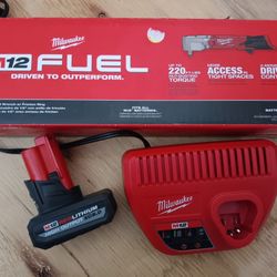 NEW 1/2 RATCHET AND BATERY AND CHARGER
$210