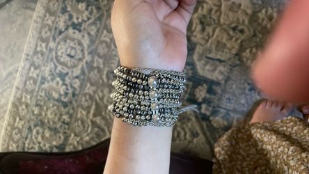 Silver bracelet pearls